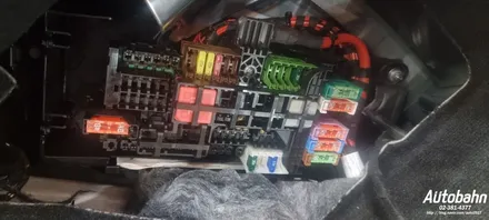 벤츠 GLE450 아이나비Z9000 블랙박스 4채널 먹싱박스 장착 블랙박스 장착시공 에코파워팩S8 보조배터리 4채널 블랙박스는 아우토반에서 장착하세요! / 고양