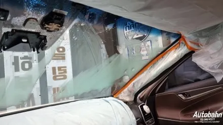 레이노F5 전면유리 썬팅 재시공 변색된 썬팅지 재시공 썬팅지 뜯겨서 재시공 당일시공 전면썬팅은 아우토반에 상의하세요! / 고양
