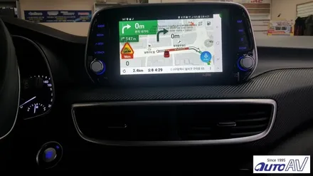 플로팅 타입 내비게이션이 적용된 2018 투싼에 스마트폰 풀 미러링 커넥티비티 폰인카 장착 ^^