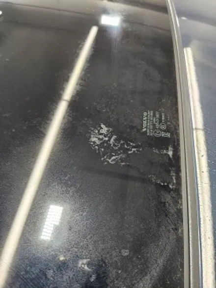볼보 XC60 : 신차출고 후 하루만에 아파트석회물 맞아서 보험처리 받았습니다 서울 노원 성북 성동 / 서울 노원구
