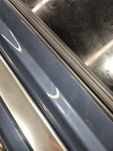 볼보 XC60 : 신차출고 후 하루만에 아파트석회물 맞아서 보험처리 받았습니다 서울 노원 성북 성동 / 서울 노원구