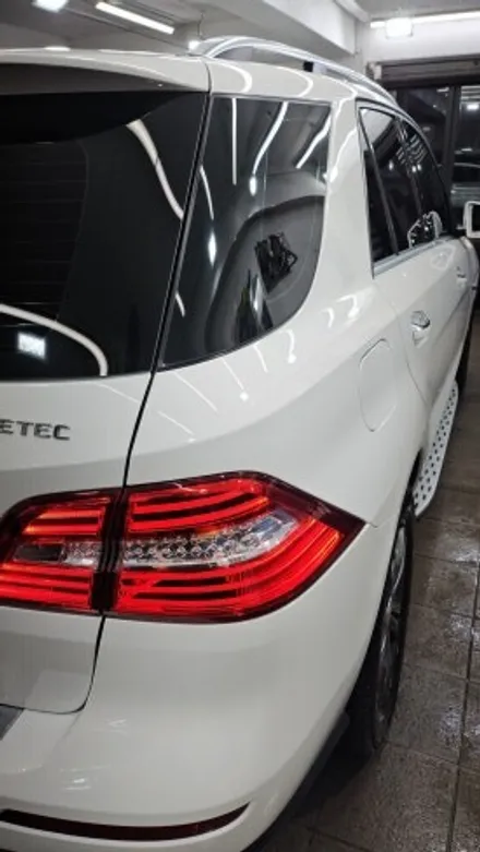 벤츠 ML350 : 노원중고차광택 전문점 추천으로 컨디션최상 아우토바스 (석회물얼룩) / 노원구 공릉동