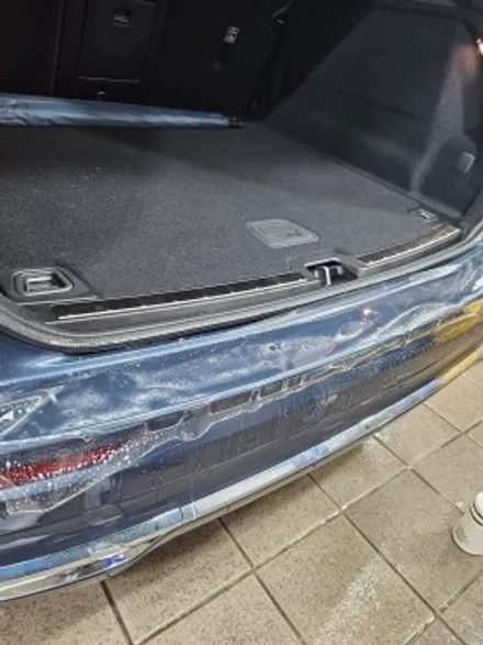 볼보 XC60 : 신차출고 후 하루만에 아파트석회물 맞아서 보험처리 받았습니다 서울 노원 성북 성동 / 서울 노원구