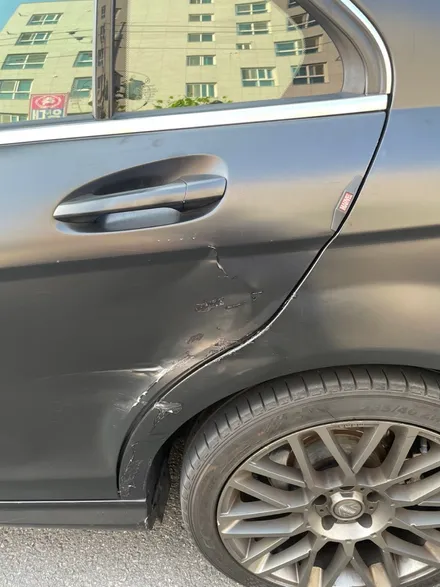 [중랑구 Carap] 벤츠 C200 판금*도색 및 랩핑 카랩에서 한번에 시공 하세요!! / 중랑구 면목동