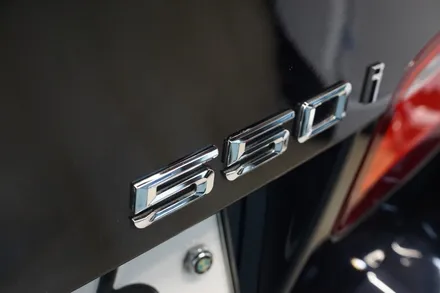 10년 훌쩍 넘은 BMW F10 5시리즈에 15인치 모니터와 오디오시스템 업그레이드하기! / 서울 중랑