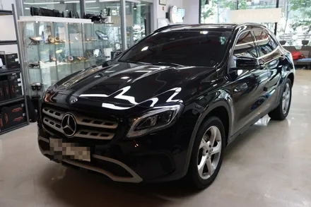벤츠 17년식 GLA, 2025년 감성으로 리프레시!  대화면 안드로이드모니터 +3D 어라운드뷰 튜닝 / 서울 중랑