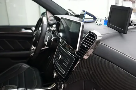 벤츠 W166 GLE 63AMG 모니터교체, 엠비언트, 핸들까지~ 실내 컨버전 튜닝 제안해 드립니다! / 중랑, 동대문, 광진구, 성동구