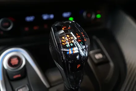 BMW 슈퍼카? I8 올드한 실내를 한껏 꾸며봤습니다! FEAT. 크리스털~~~기어봉 / BMW / i8 / 서울 중랑구