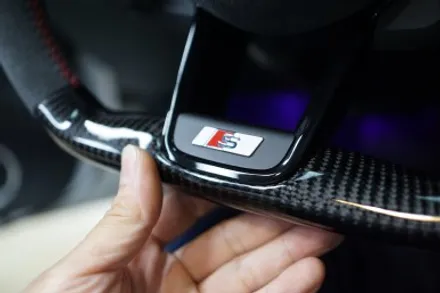 아우디 A5 까지고해진 순정 핸들을 알칸타라 카본핸들로 교체해 드렸습니다~! / 중랑, 동대문, 광진구, 성동구