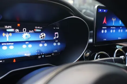 W205 C클래스, 감성과 편의성 모두 잡은 디지털 계기판+모니터 업그레이드 / 서울 중랑