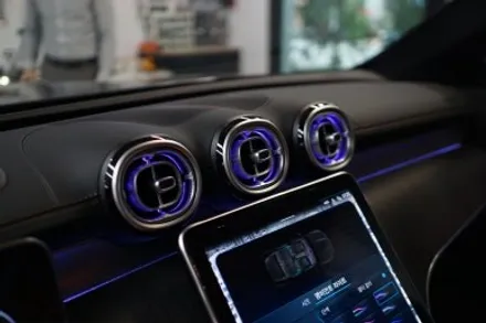 벤츠 25년식 W254 GLC, 순정형 엠비언트 업그레이AMG 세로그릴 시공으로 실내,외관 모두 업그레이드! / 서울 중랑