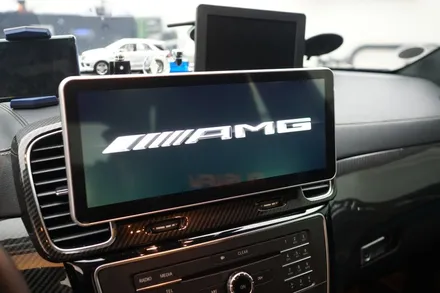 벤츠 W166 GLE 63AMG 모니터교체, 엠비언트, 핸들까지~ 실내 컨버전 튜닝 제안해 드립니다! / 중랑, 동대문, 광진구, 성동구