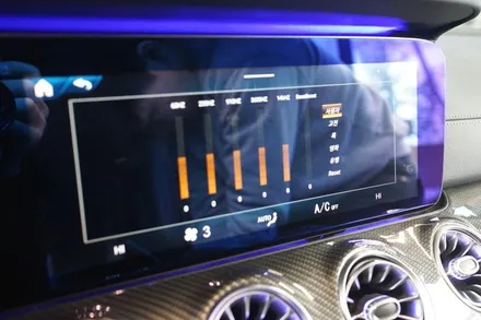 벤츠 20년식 CLS 400D 순정시스템 완벽연동! 안드로이드OS 시스템과 AMG 풀카본 핸들 시공해드렸습니다! / 서울 중랑
