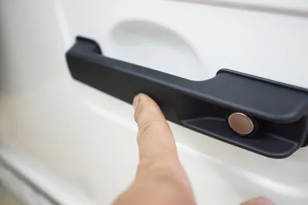 벤츠 G63 지바겐 럭셔리 업그레이드! 소프트클로징 도어, 키레스고, 앰비언트 송풍구, 팝콘배기음 코딩 시공했습니다! / 서울 중랑