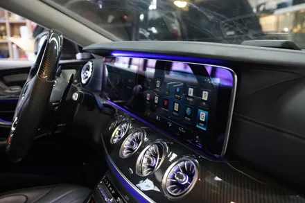 벤츠 20년식 CLS 400D 순정시스템 완벽연동! 안드로이드OS 시스템과 AMG 풀카본 핸들 시공해드렸습니다! / 서울 중랑