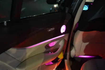 벤츠 마이바흐 룩으로 치장한 W213 E클래스 와이드콕핏 계기판 교체작업과 엠비언트 송풍구 작업하기! / 중랑, 동대문, 광진구, 성동구