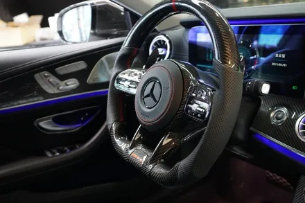 벤츠 20년식 CLS 400D 순정시스템 완벽연동! 안드로이드OS 시스템과 AMG 풀카본 핸들 시공해드렸습니다! / 서울 중랑
