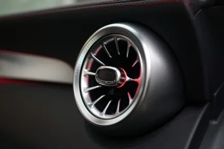 W205 C43AMG 카브리올레 64색 순정연동 엠비언트 송풍구 작업~ 그리고 센터스피커 교체하기! / 중랑, 동대문, 광진구, 성동구