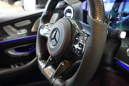 벤츠 20년식 CLS 400D 순정시스템 완벽연동! 안드로이드OS 시스템과 AMG 풀카본 핸들 시공해드렸습니다! / 서울 중랑