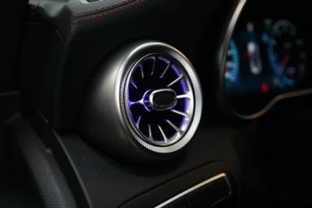 W205 C43AMG 카브리올레 64색 순정연동 엠비언트 송풍구 작업~ 그리고 센터스피커 교체하기! / 중랑, 동대문, 광진구, 성동구