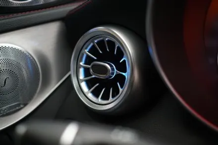 벤츠 C43AMG 순정 3색 엠비언트 연동 송풍구엠비언트 그리고 부메스터 전동트위터 작업 ! / 중랑, 동대문, 광진구, 성동구