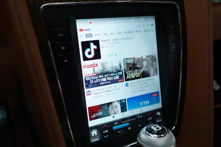 벤틀리 컨티넨탈 2세대 오디오 시스템을  고화질 대화면 모니터로 교체 작업하기~! / 중랑, 동대문, 광진구, 성동구