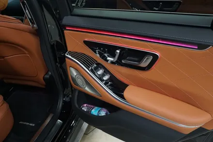 벤츠 W223 S400D 순정4D부메스터 전동스피커, 숏바디전용 피아노라커트림  그리고 액티브엠비언트까지 완벽한 조합! / 중랑, 동대문, 광진구, 성동구