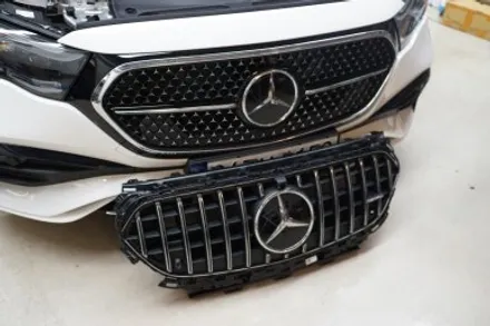 벤츠 W214 E클래스 코닉글로우 AMG 발광 세로그릴 시공해드렸습니다! / 서울 중랑