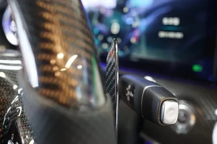 벤츠 20년식 CLS 400D 순정시스템 완벽연동! 안드로이드OS 시스템과 AMG 풀카본 핸들 시공해드렸습니다! / 서울 중랑