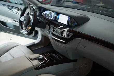 벤츠 W221 S클래스 63AMG 카본핸들부터 와이드콕핏스타일 모니터까지 시공했습니다! / 서울 중랑