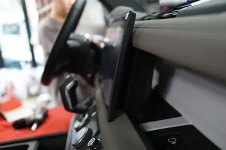 랜드로버 20년식 디펜더의 말도안되는 모니터를 신형디펜더모니터로 만들어 드렸습니다! feat. 안드로이드시스템은 서비스! / 서울 중랑