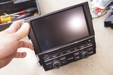 포르쉐 970파나메라 12년식 mk1순정 CDR오디오를 테슬라 타입 모니터로 교체시공 해드렸습니다. / 중랑, 동대문, 광진구, 성동구