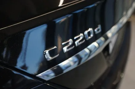 W205 C클래스, 감성과 편의성 모두 잡은 디지털 계기판+모니터 업그레이드 / 서울 중랑
