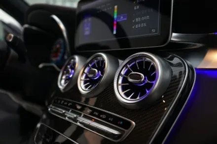 W205 C43AMG 카브리올레 64색 순정연동 엠비언트 송풍구 작업~ 그리고 센터스피커 교체하기! / 중랑, 동대문, 광진구, 성동구