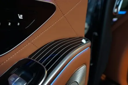 벤츠 W223 S400D 순정4D부메스터 전동스피커, 숏바디전용 피아노라커트림  그리고 액티브엠비언트까지 완벽한 조합! / 중랑, 동대문, 광진구, 성동구