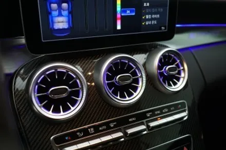 W205 C43AMG 카브리올레 64색 순정연동 엠비언트 송풍구 작업~ 그리고 센터스피커 교체하기! / 중랑, 동대문, 광진구, 성동구