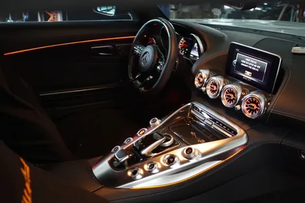 벤츠 AMG GT 쿠페 송풍구엠비언트 시공과 순정에도 없는 엠비언트 업그레이드 시공 해드렸습니다~!