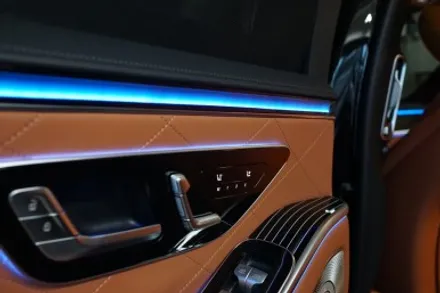 벤츠 W223 S400D 순정4D부메스터 전동스피커, 숏바디전용 피아노라커트림  그리고 액티브엠비언트까지 완벽한 조합! / 중랑, 동대문, 광진구, 성동구