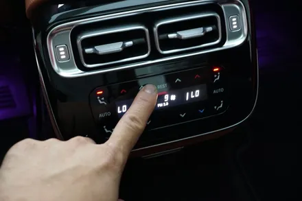 벤츠 W223 신형S클래스 액티브엠비언트 순정형 리어모니터로 S580 옵션 만들기~! / 중랑, 동대문, 광진구, 성동구