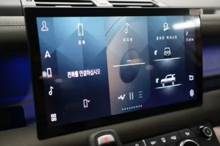 랜드로버 20년식 디펜더의 말도안되는 모니터를 신형디펜더모니터로 만들어 드렸습니다! feat. 안드로이드시스템은 서비스! / 서울 중랑