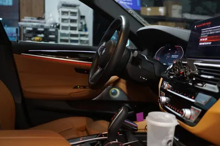 BMW G30 5시리즈의 회오리엠비언트 작업과 환상궁합 AVI 스피커 알갈이 작업으로 카오디오 업그레이드 하기! / 중랑, 동대문, 광진구, 성동구