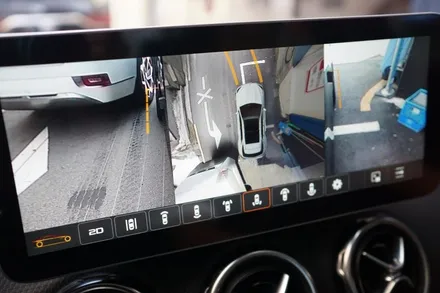 벤츠 17년식 GLA, 2025년 감성으로 리프레시!  대화면 안드로이드모니터 +3D 어라운드뷰 튜닝 / 서울 중랑