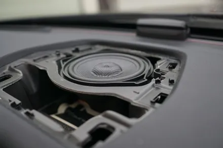 W205 C43AMG 카브리올레 64색 순정연동 엠비언트 송풍구 작업~ 그리고 센터스피커 교체하기! / 중랑, 동대문, 광진구, 성동구