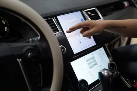 2011년식 L320 레인지로버 스포츠! 순정에도 없는 전동트렁크 옵션과 컨버전 안드로이드 모니터 설치했습니다! / 서울 중랑