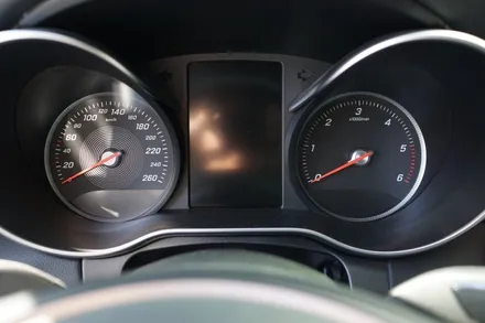 W205 C클래스, 감성과 편의성 모두 잡은 디지털 계기판+모니터 업그레이드 / 서울 중랑