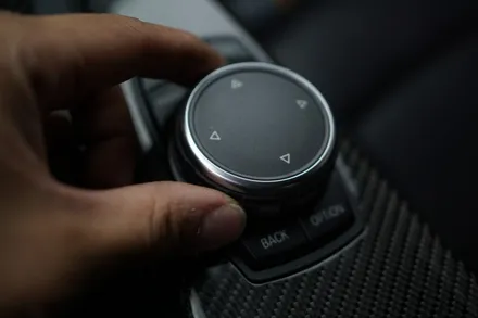BMW M4 혹은 4시리즈 쿠페 순정연동 엠비언트 12.3인치 안드로이드 올인원 모니터 작업하기! / 중랑, 동대문, 광진구, 성동구
