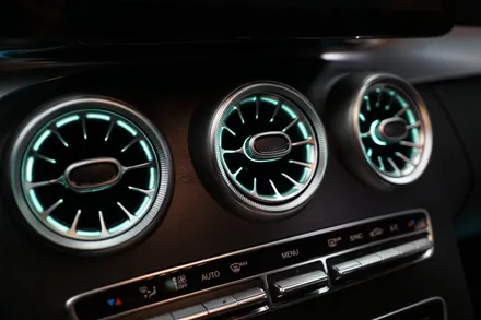 W205 C클래스 3D어라운드뷰 카메라부터 AMG핸들 그리고 엠비언트까지 실내분위기 완 / 중랑, 동대문, 광진구, 성동구