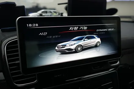벤츠 W166 GLE 63AMG 모니터교체, 엠비언트, 핸들까지~ 실내 컨버전 튜닝 제안해 드립니다! / 중랑, 동대문, 광진구, 성동구
