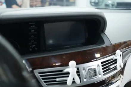 벤츠 W221 S클래스 63AMG 카본핸들부터 와이드콕핏스타일 모니터까지 시공했습니다! / 서울 중랑