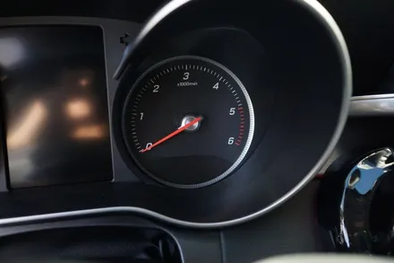 W205 C클래스, 감성과 편의성 모두 잡은 디지털 계기판+모니터 업그레이드 / 서울 중랑